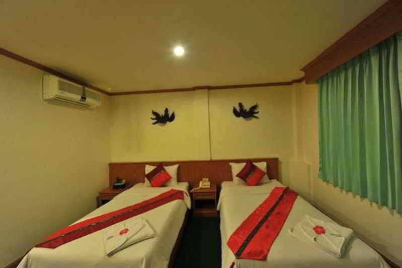 Pl Guesthouse Patong Exterior foto