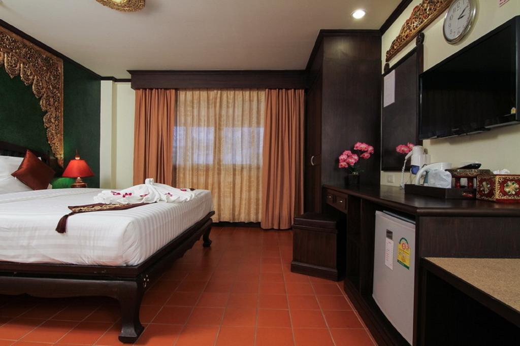 Pl Guesthouse Patong Exterior foto