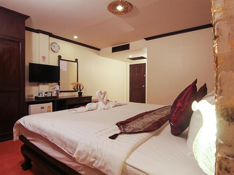 Pl Guesthouse Patong Exterior foto